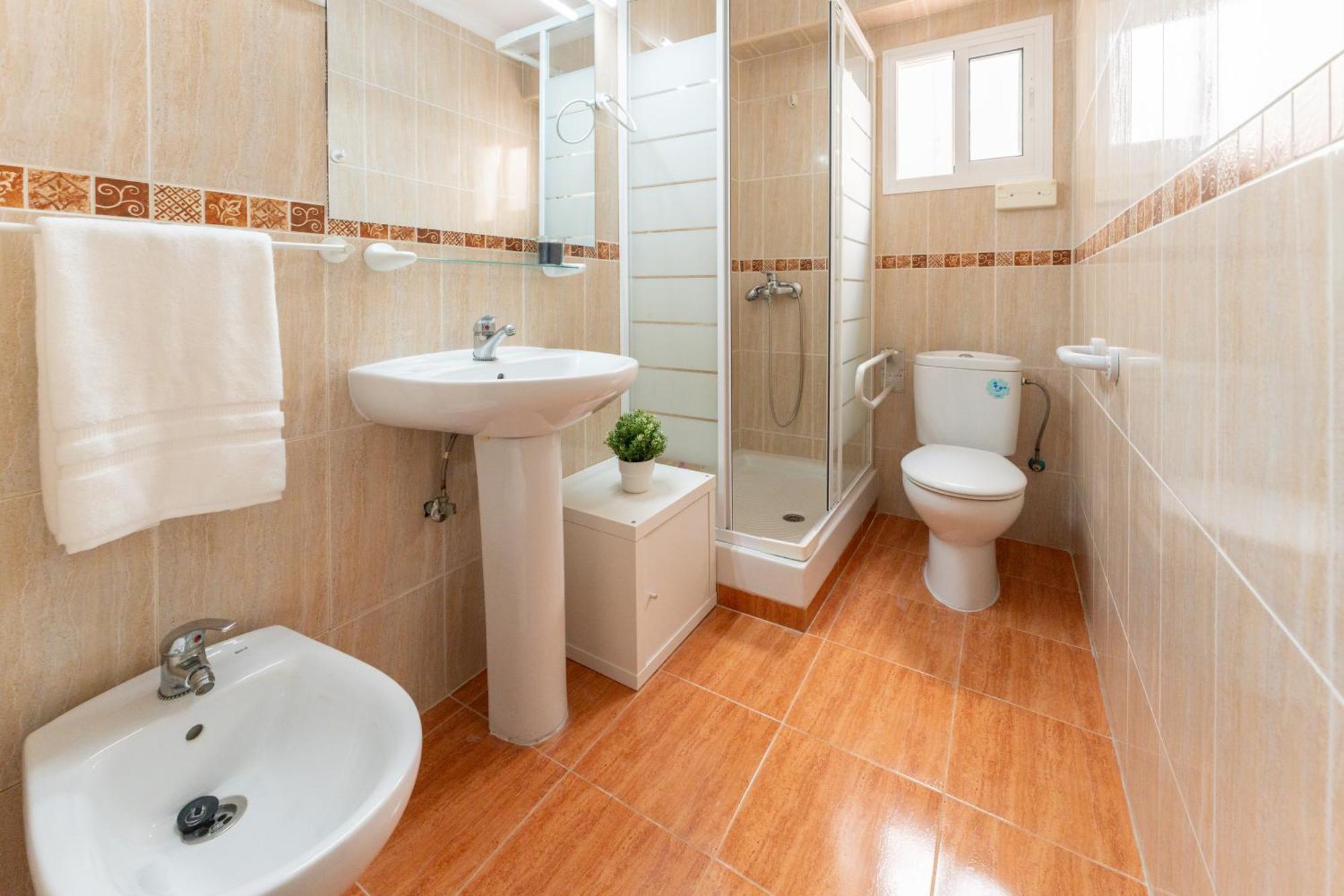 Malaga Lux Oasis - Modern 3Br, Fast Wifi, Smarttv Διαμέρισμα Εξωτερικό φωτογραφία